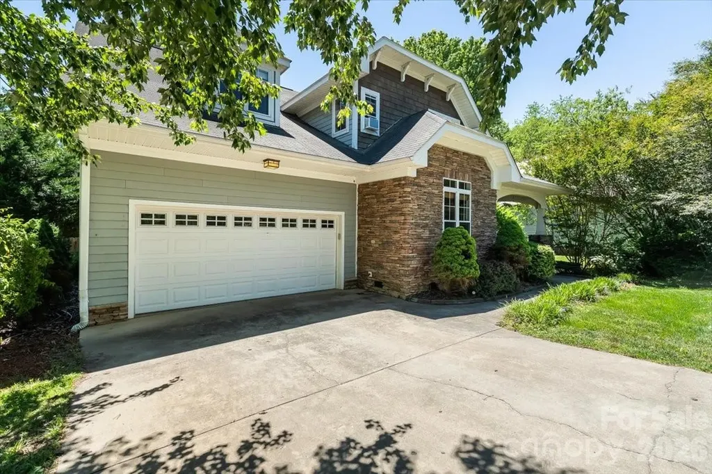 126 Carolina Bluebird Loop Arden NC 28704