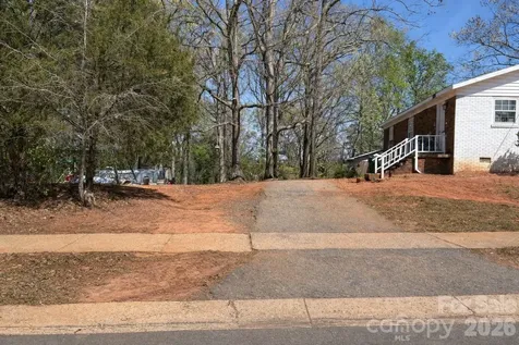 6836 Deanwood Place Charlotte NC 28217