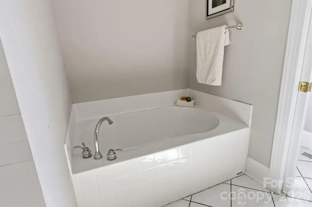 8 Sweet Gum Drive Asheville NC 28805
