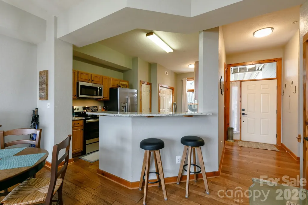 10 Stoney Falls Loop Burnsville NC 28714