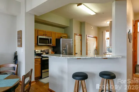 10 Stoney Falls Loop Burnsville NC 28714