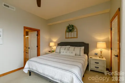 10 Stoney Falls Loop Burnsville NC 28714