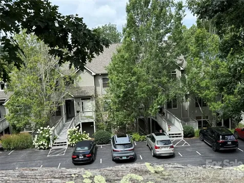 10 Stoney Falls Loop Burnsville NC 28714