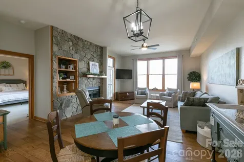 10 Stoney Falls Loop Burnsville NC 28714