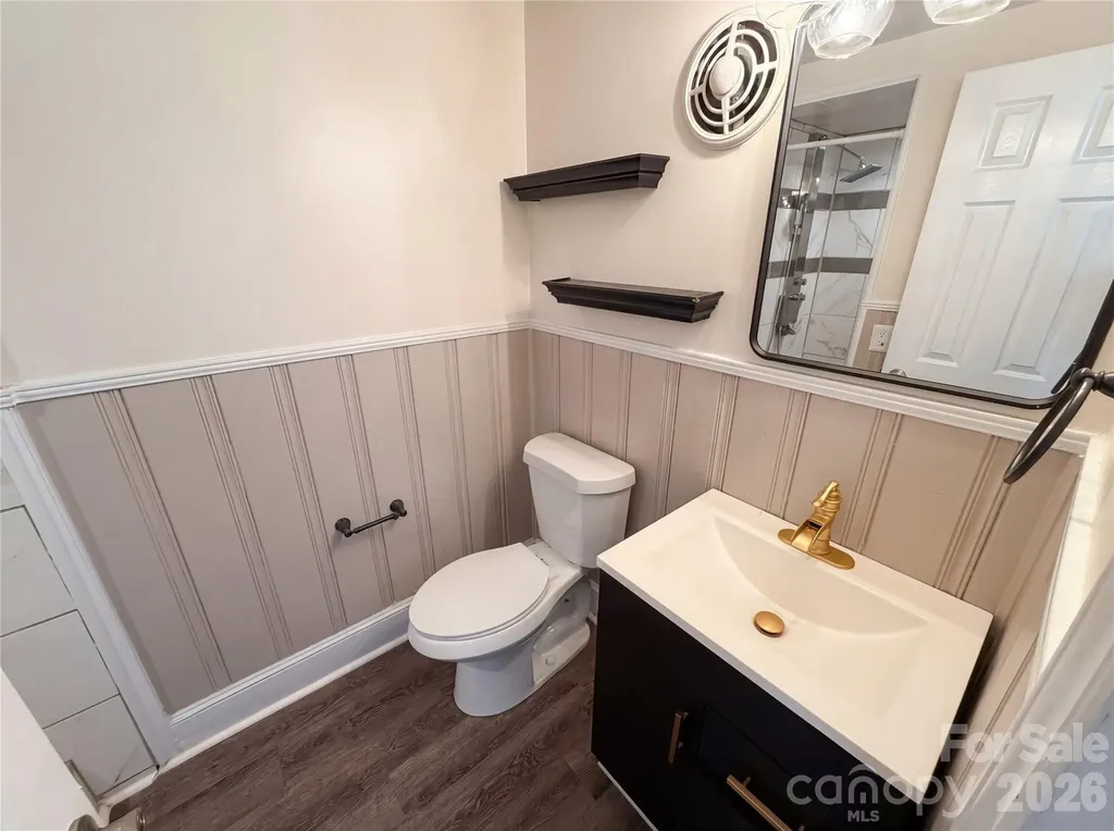 6621 Starcrest Drive Charlotte NC 28210