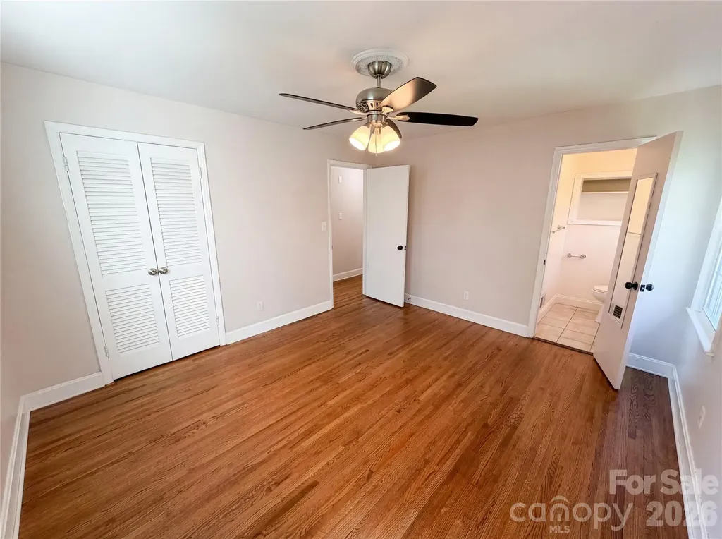 6621 Starcrest Drive Charlotte NC 28210