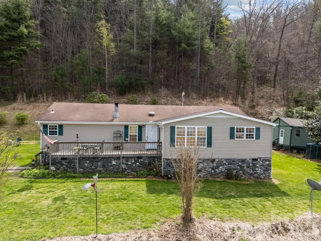 74 Chambers Road Weaverville NC 28787