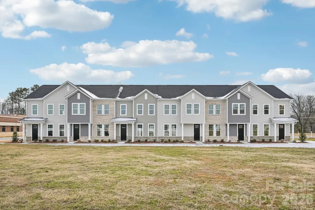 201 Vanguard Lane Cramerton NC 28032