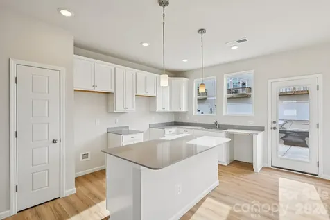 201 Vanguard Lane Cramerton NC 28032