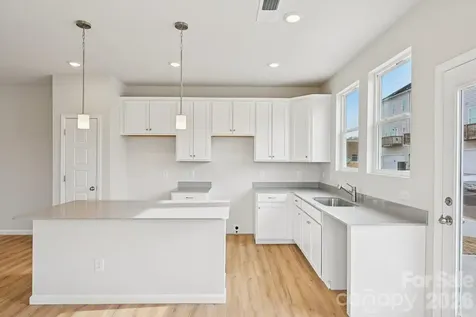 201 Vanguard Lane Cramerton NC 28032
