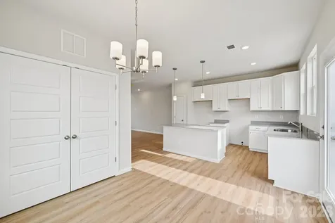 201 Vanguard Lane Cramerton NC 28032