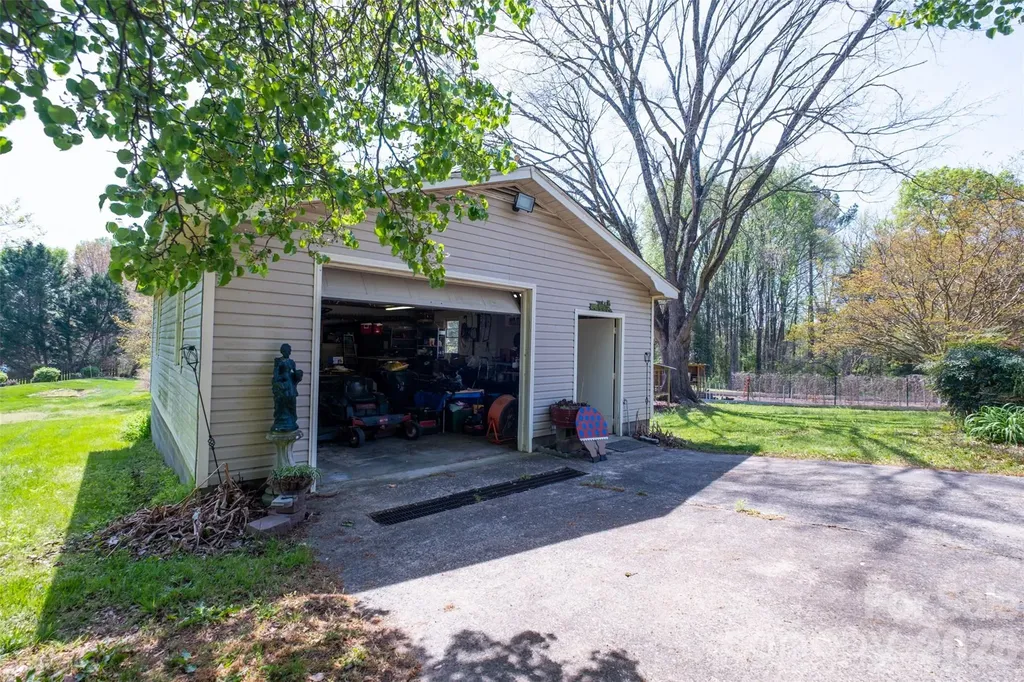 9730 Mount Holly Huntersville Road Huntersville NC 28078