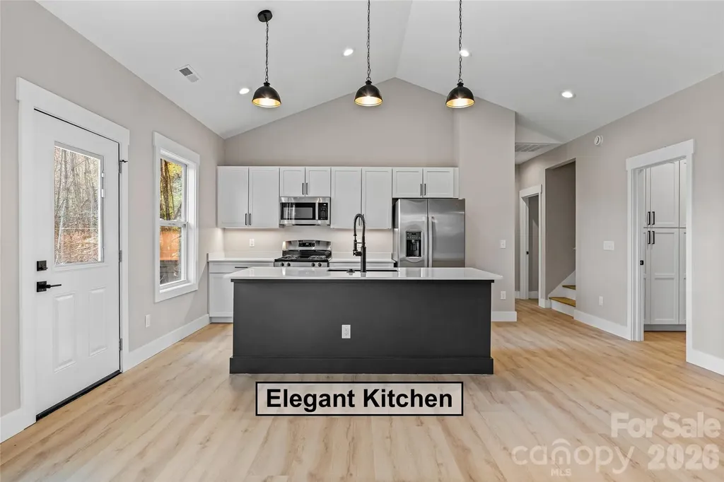 72 Canary Lane Hendersonville NC 28792