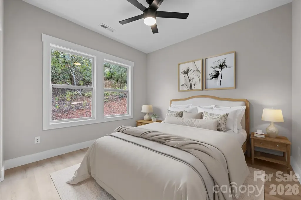 72 Canary Lane Hendersonville NC 28792