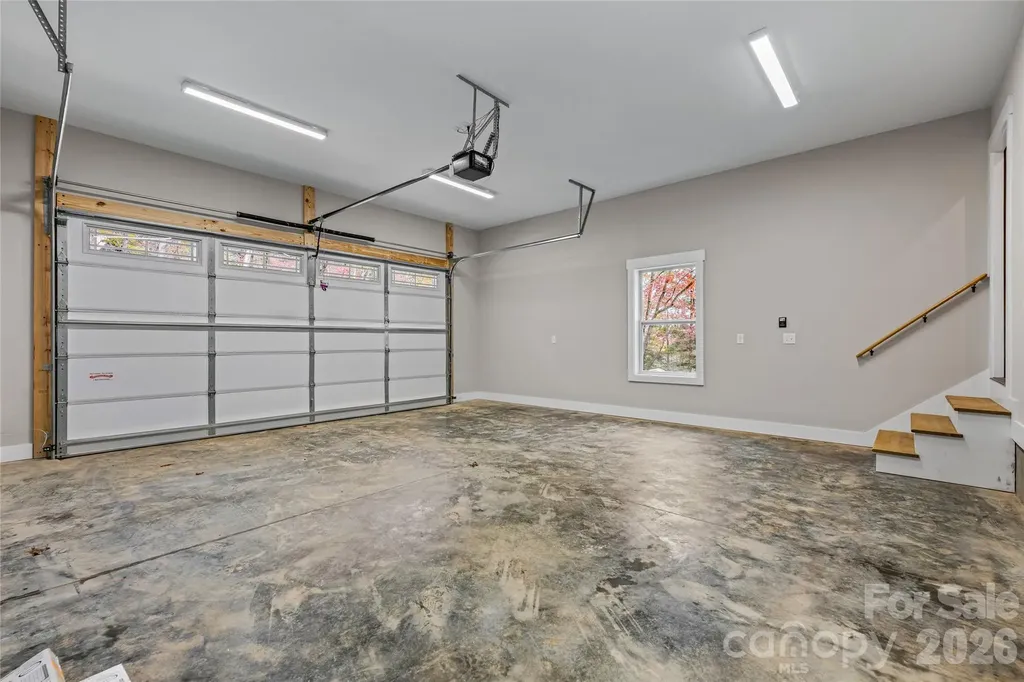 72 Canary Lane Hendersonville NC 28792