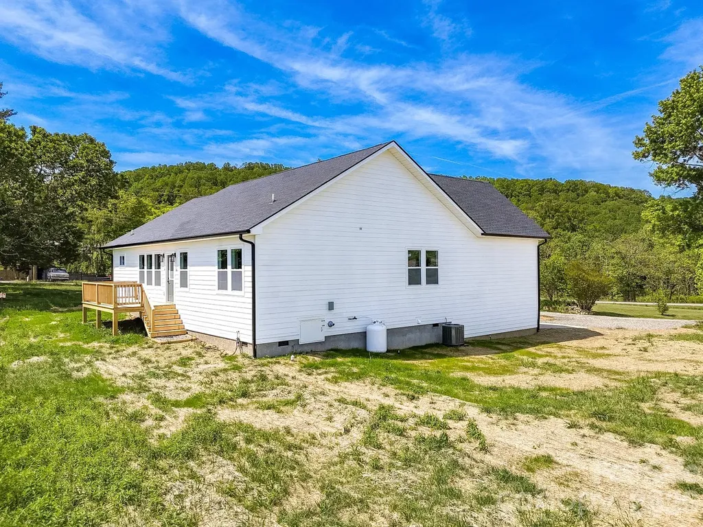 72 Canary Lane Hendersonville NC 28792