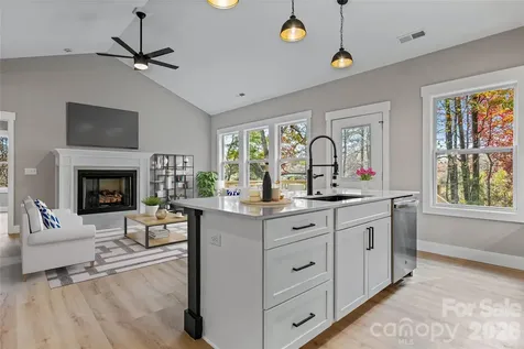 72 Canary Lane Hendersonville NC 28792