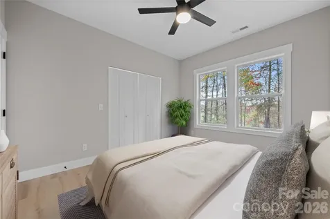 72 Canary Lane Hendersonville NC 28792