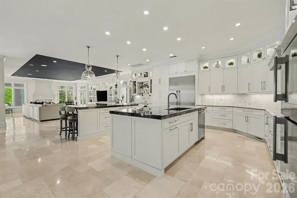 7225 Governors Row Charlotte NC 28277