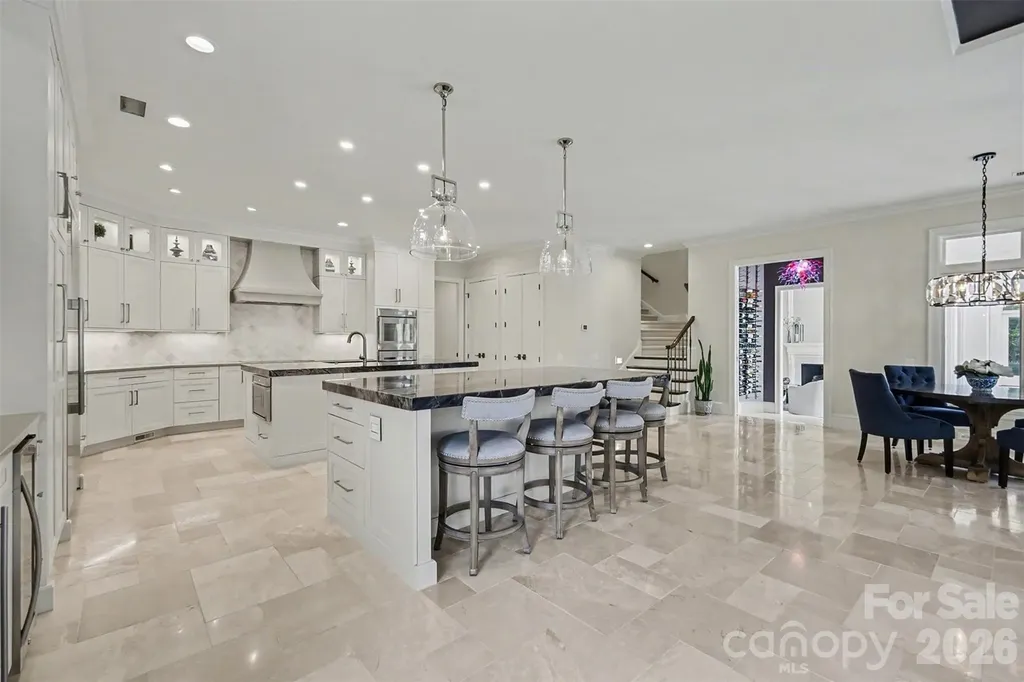 7225 Governors Row Charlotte NC 28277