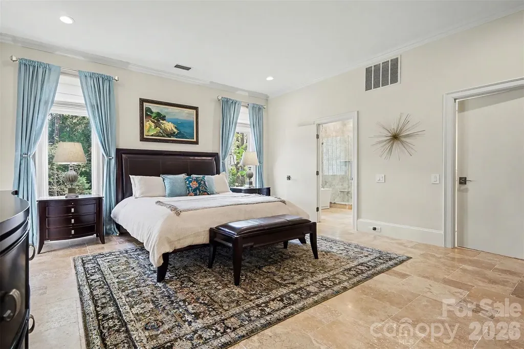 7225 Governors Row Charlotte NC 28277