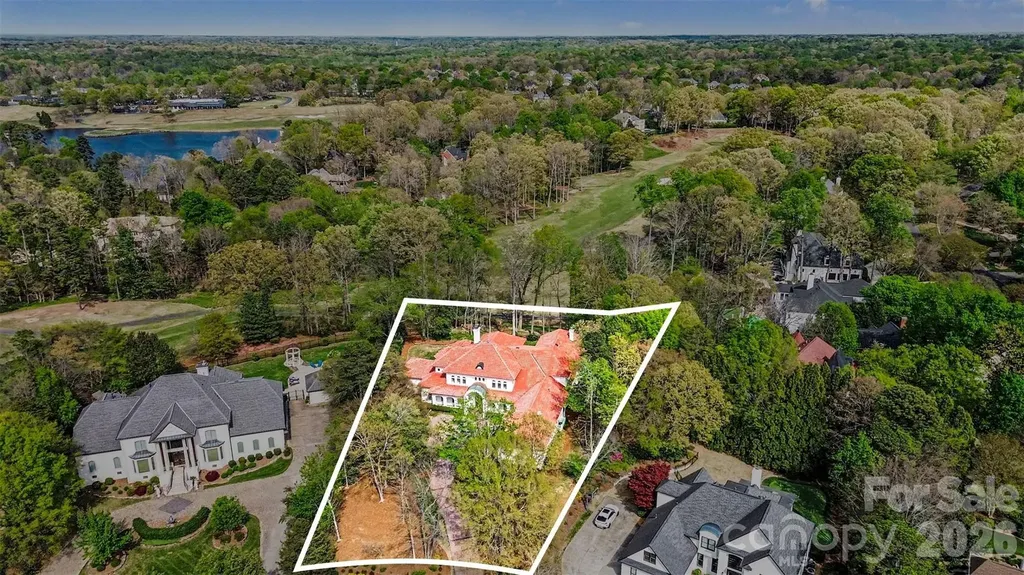 7225 Governors Row Charlotte NC 28277