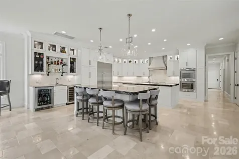 7225 Governors Row Charlotte NC 28277