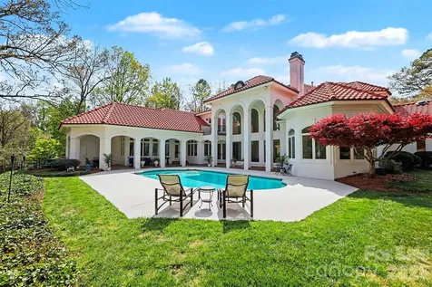 7225 Governors Row Charlotte NC 28277