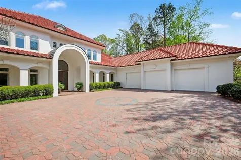 7225 Governors Row Charlotte NC 28277