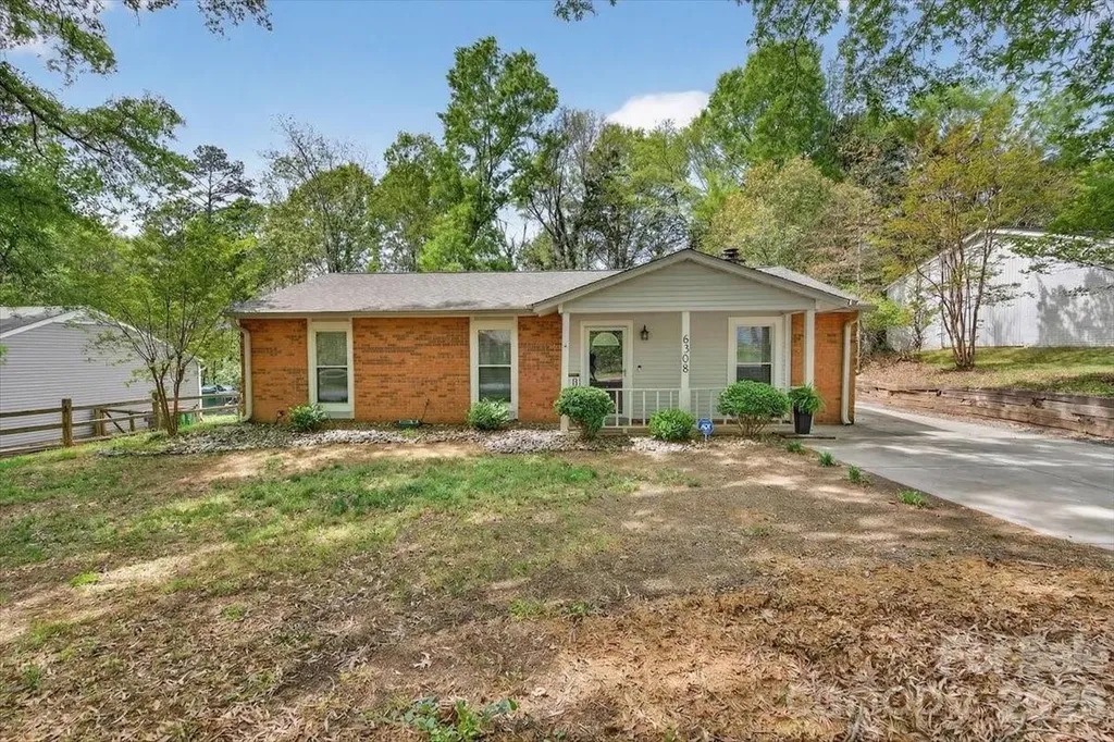 6308 Pineburr Road Charlotte NC 28211