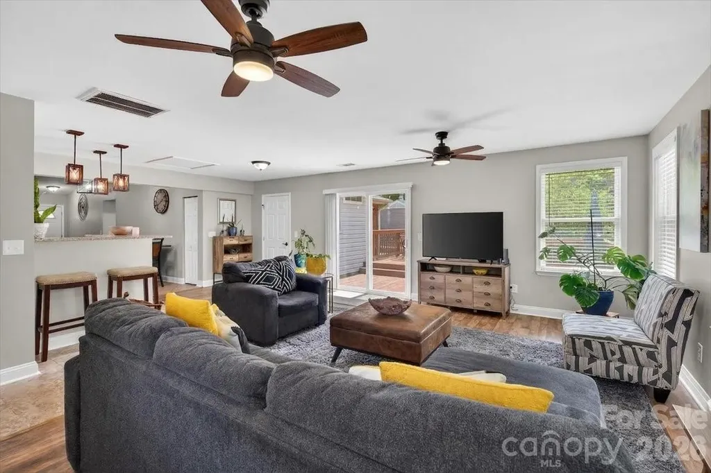 6308 Pineburr Road Charlotte NC 28211