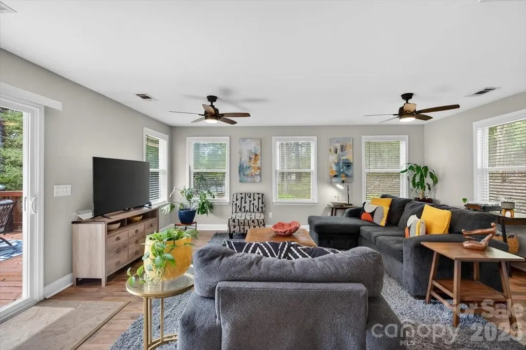 6308 Pineburr Road Charlotte NC 28211