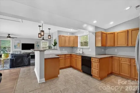 6308 Pineburr Road Charlotte NC 28211