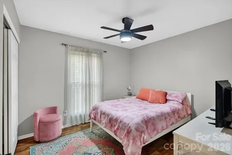 6308 Pineburr Road Charlotte NC 28211