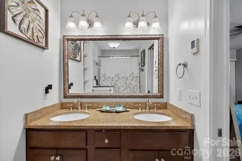 6308 Pineburr Road Charlotte NC 28211