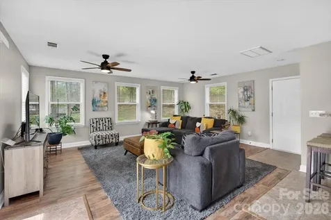 6308 Pineburr Road Charlotte NC 28211