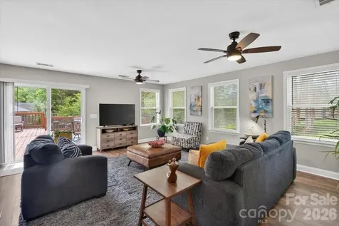 6308 Pineburr Road Charlotte NC 28211