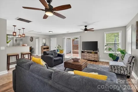 6308 Pineburr Road Charlotte NC 28211