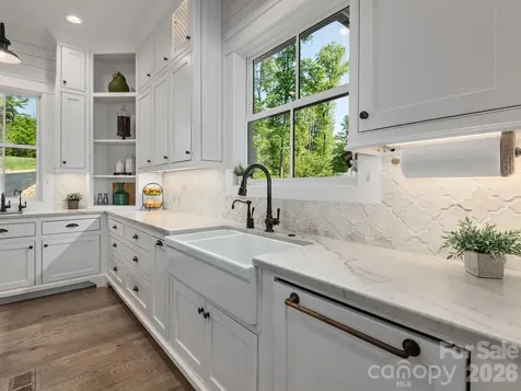 41 Hawberry Court Asheville NC 28805
