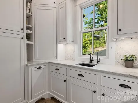 41 Hawberry Court Asheville NC 28805