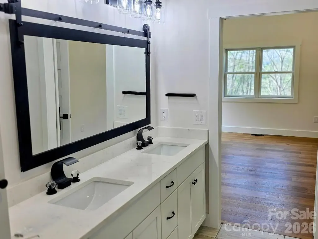 22 Salt Box Haven Burnsville NC 28714