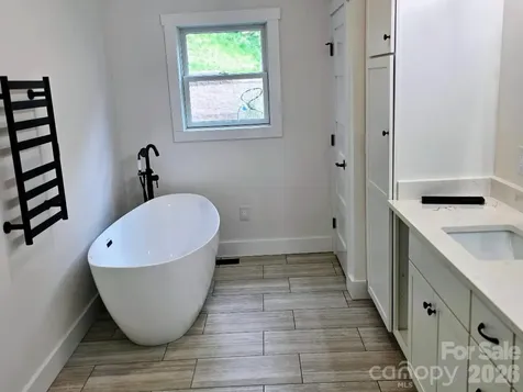 22 Salt Box Haven Burnsville NC 28714