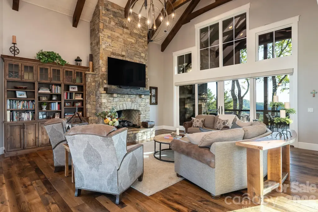 31 Bear Tree Court Hendersonville NC 28792