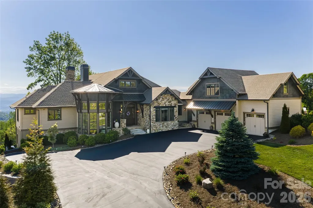 31 Bear Tree Court Hendersonville NC 28792
