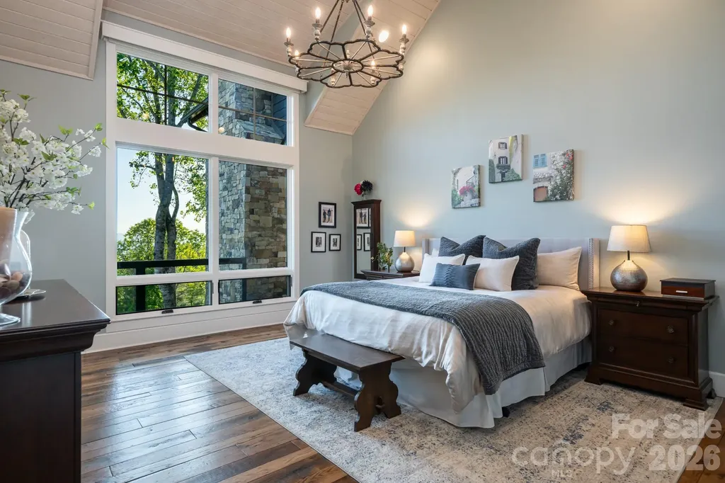 31 Bear Tree Court Hendersonville NC 28792