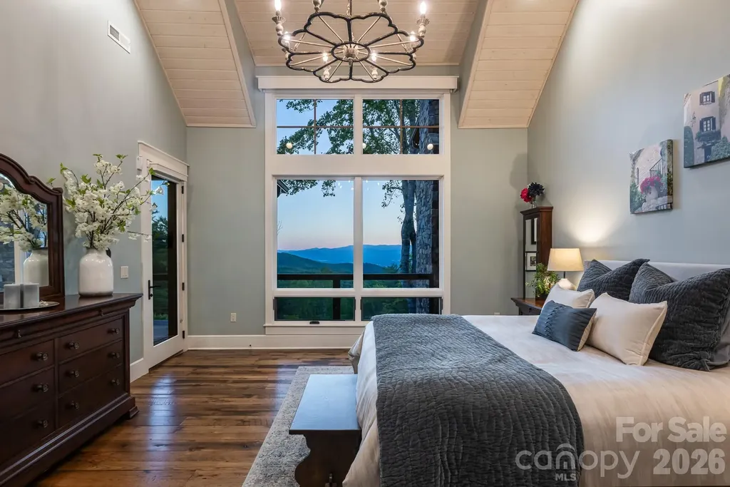 31 Bear Tree Court Hendersonville NC 28792