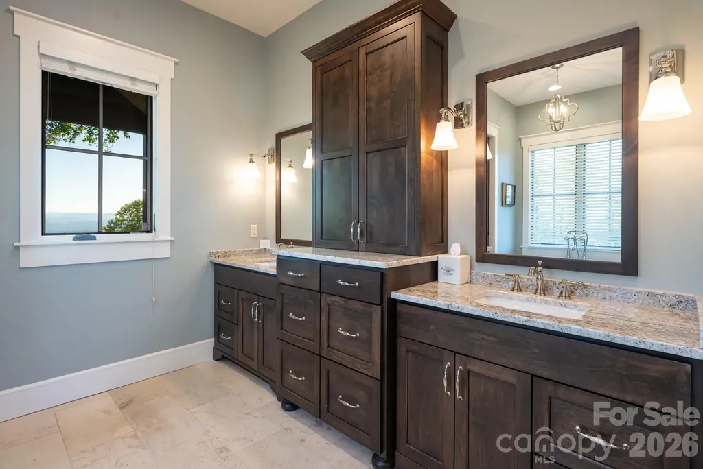31 Bear Tree Court Hendersonville NC 28792