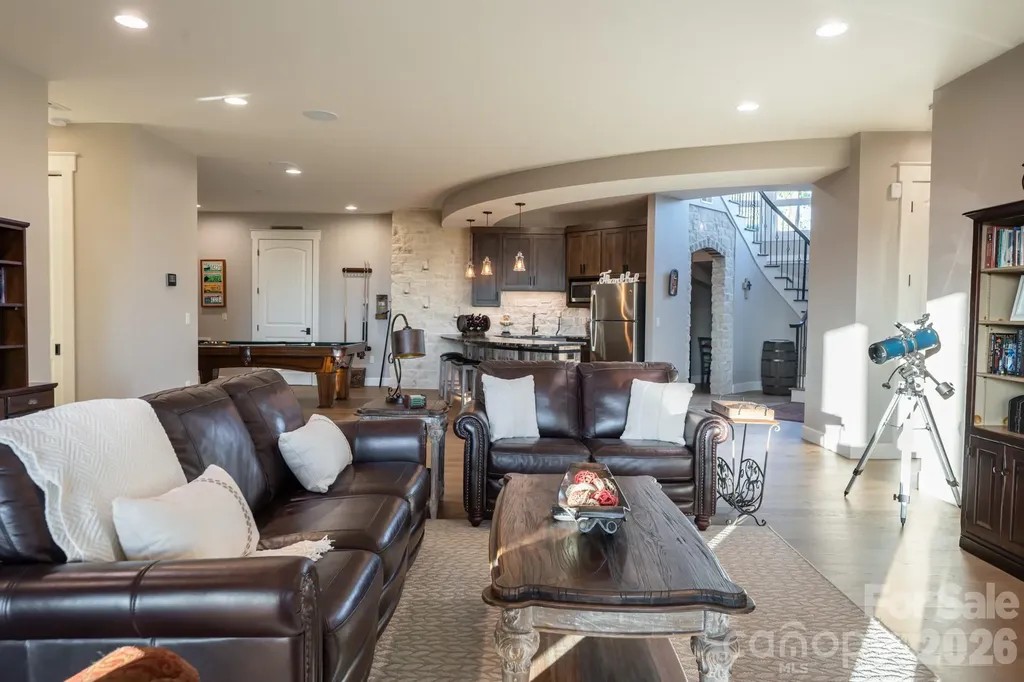 31 Bear Tree Court Hendersonville NC 28792