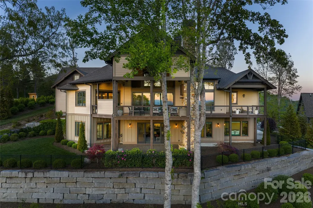 31 Bear Tree Court Hendersonville NC 28792