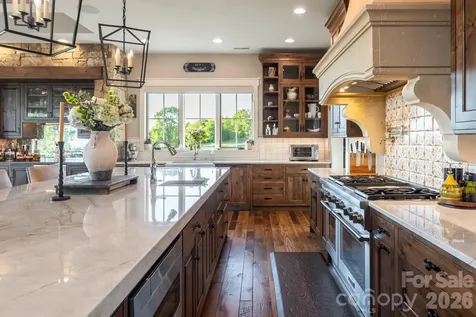 31 Bear Tree Court Hendersonville NC 28792